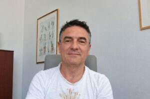 Portrait de Vincent Vernezoul, Directeur de l'Ehpad l'Oustal d'en Thibaud, ayant fait appel à Gerontim pour le renouvellement de son projet d'établissement