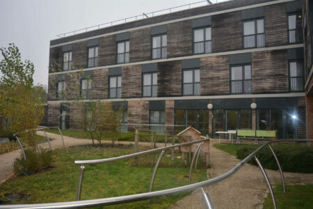 Photo of the exterior facade of the EHPAD Des Pres