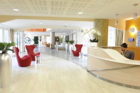 Reception of the French nursing home La Gentilhommière