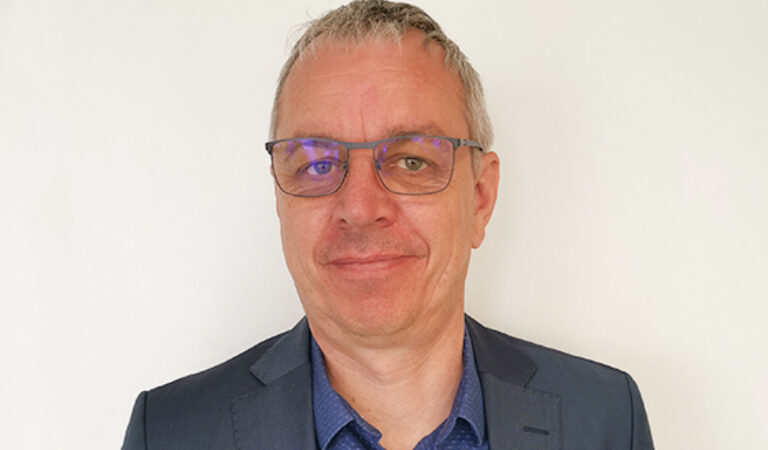 Portrait de Christophe Gillard directeur EHPAD La Roseraie Maine-et-Loire