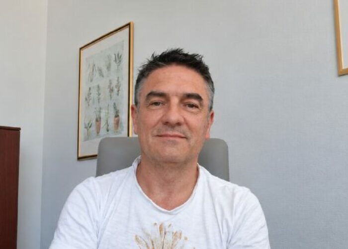 Portrait de Vincent Vernezoul, Directeur de l'Ehpad l'Oustal d'en Thibaud, ayant fait appel à Gerontim pour le renouvellement de son projet d'établissement